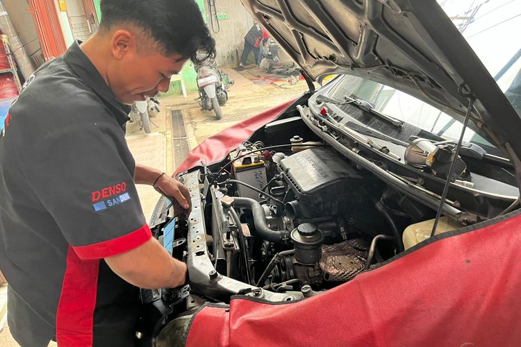 Jangan Panik, Begini Cara Selamatkan AC Mobil Setelah Terendam Banjir