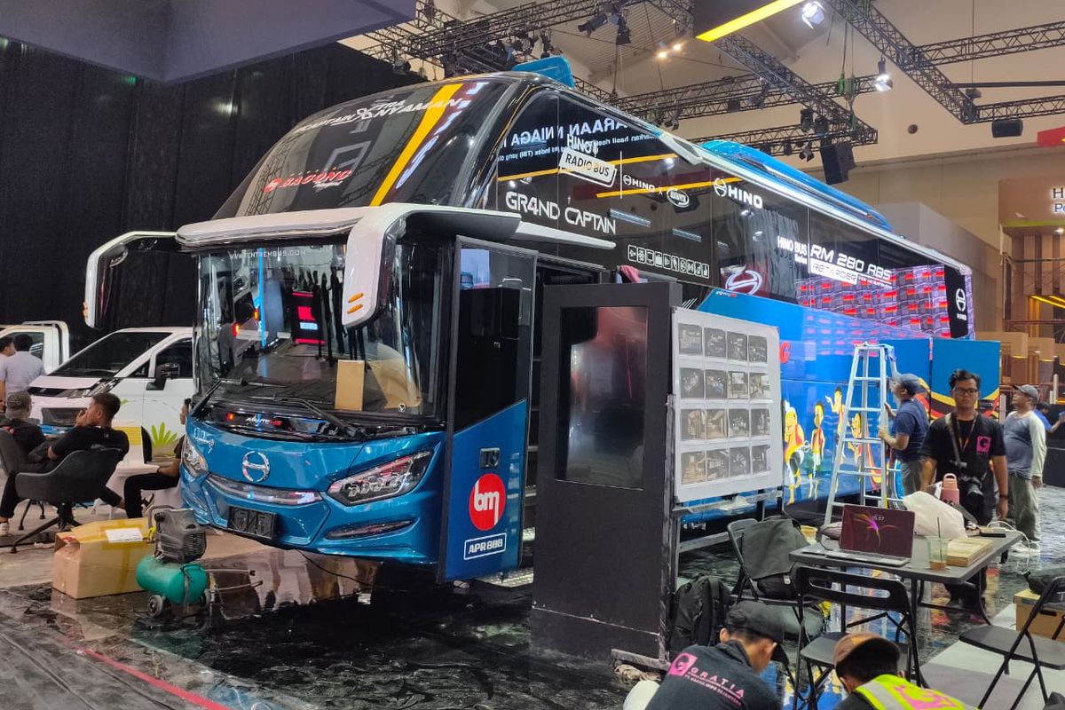 Bocoran Bus Baru Hino di GIIAS 2026, Pintu Samping Tampil Beda