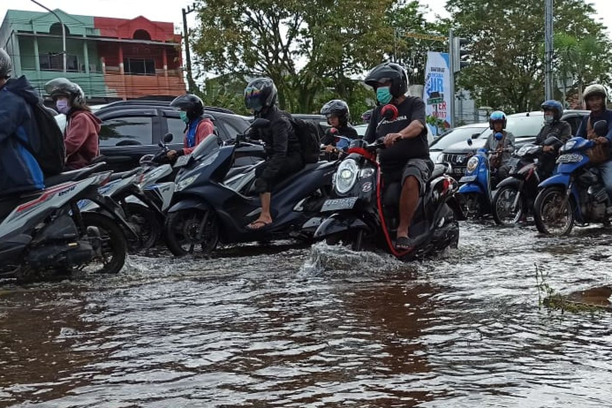 Hal yang Perlu Diperhatikan Saat Motor Matik Terjang Banjir