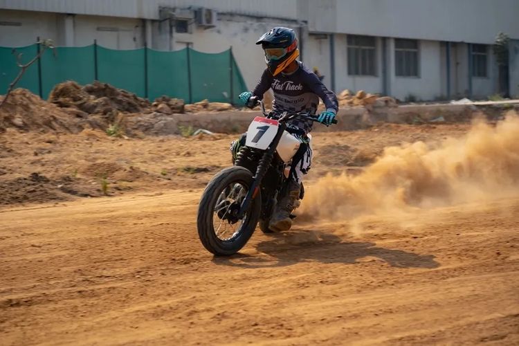 Royal Enfield Buka Peluang Rakit Motor di Indonesia
