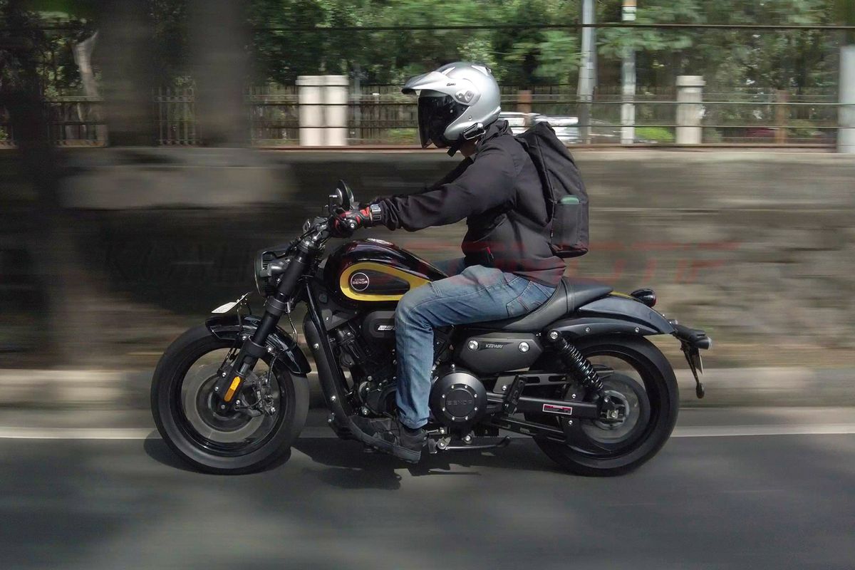 Alasan Kenapa Badan Harus Rileks Saat Mengendarai Motor