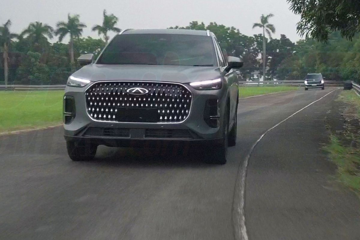 Sensasi Singkat Berkendara Tiggo 9 CSH AWD (Video)