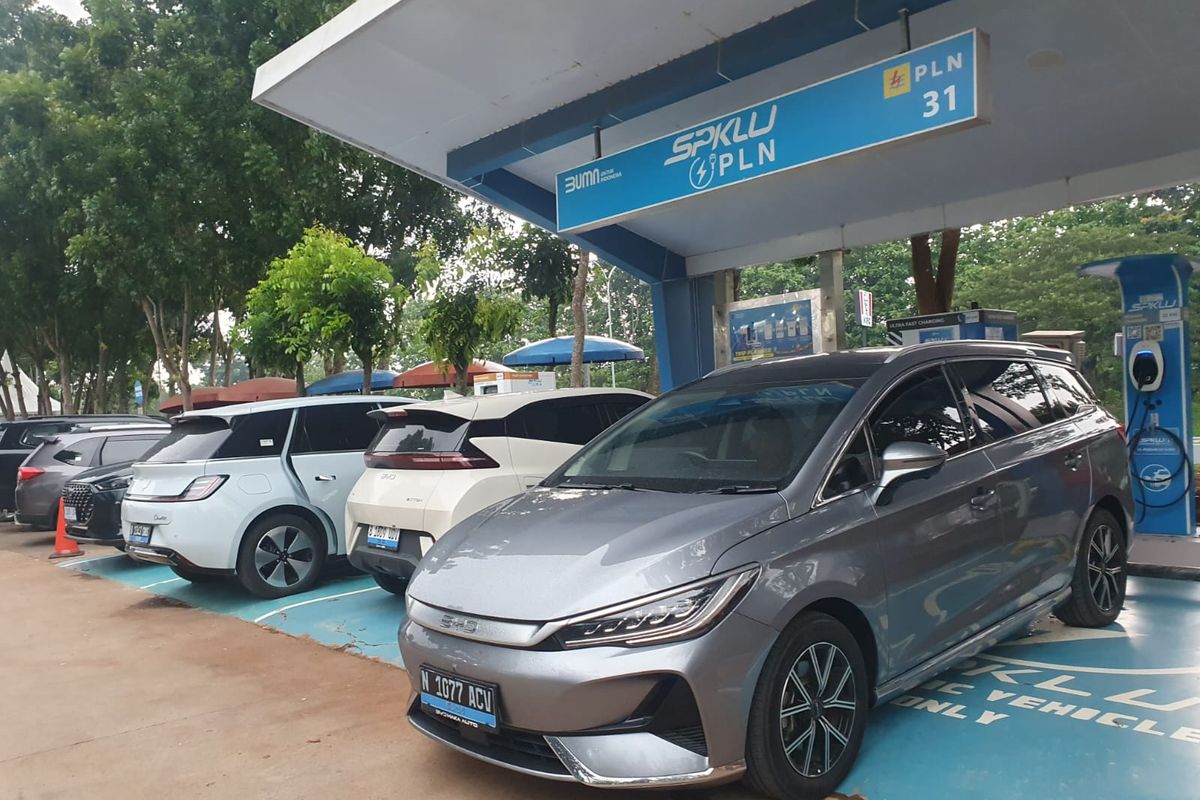 Kondisi Tol Cipali di Libur Nataru 2025: Rest Area Ramai, Siapkan BBM dan Listrik