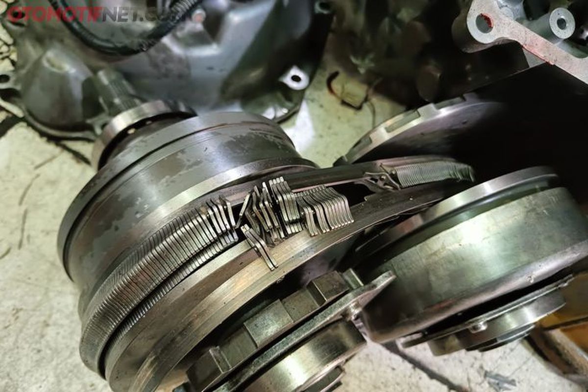 Apa Penyebab Belt CVT Mobil Matik Bisa Putus?