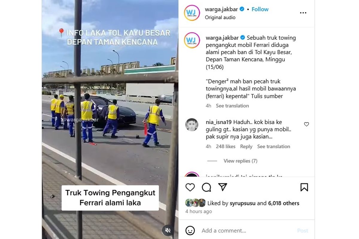 Ferrari Terguling Saat Diangkut Truk Towing di Tol Cengkareng