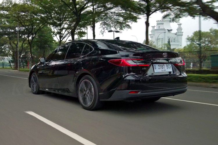 Tes Jalan Teknologi Hybrid dan Mesin Toyota Camry Facelift 2025