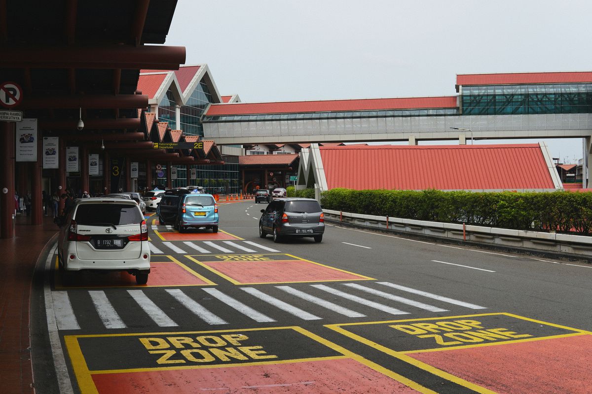 Beda Parkir Premium dan Pick Up Premium di Bandara Soetta
