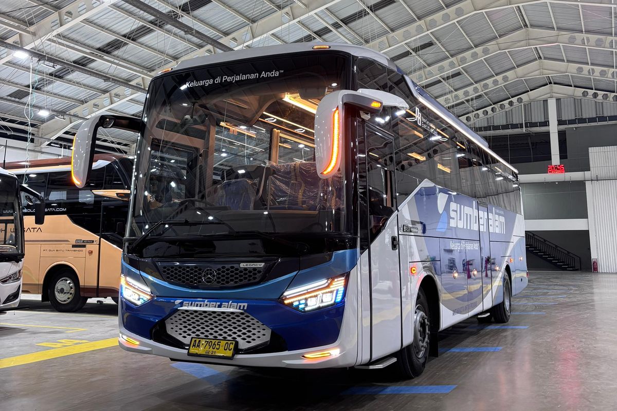 Bus Baru PO Sumber Alam, Pakai Bodi Legacy SR3 FE dengan Konsep Baru