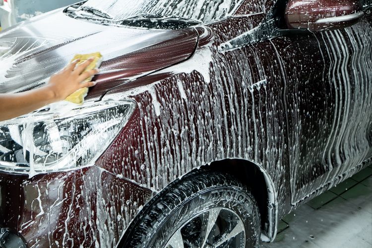 Pentingnya Cuci Mobil Usai Menerobos Hujan