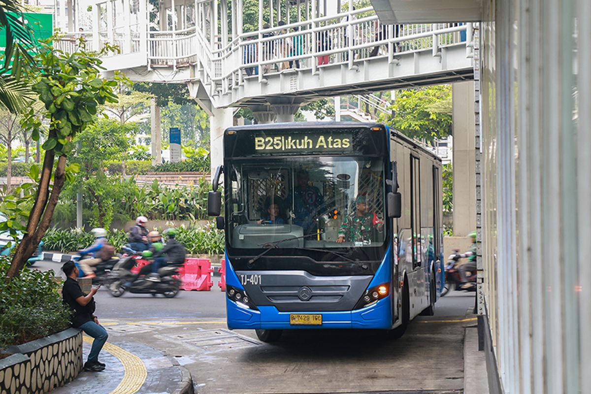Masih Berlaku, Naik Transjakarta Hari Ini cuma Rp 80