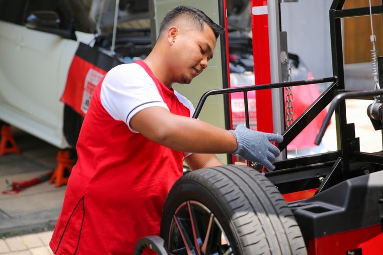 Hindari Risiko di Jalan, Cek Ban Mobil Sebelum Mudik