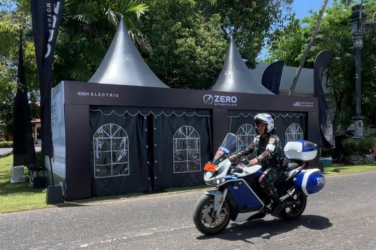 Motor Listrik Zero SR/S Jadi Andalan Saat Kirab HUT RI