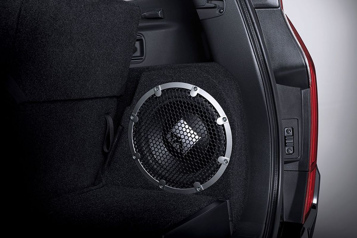 Jangan Asal Upgrade, Ini Penyebab Speaker Bawaan Mobil Cepat Rusak
