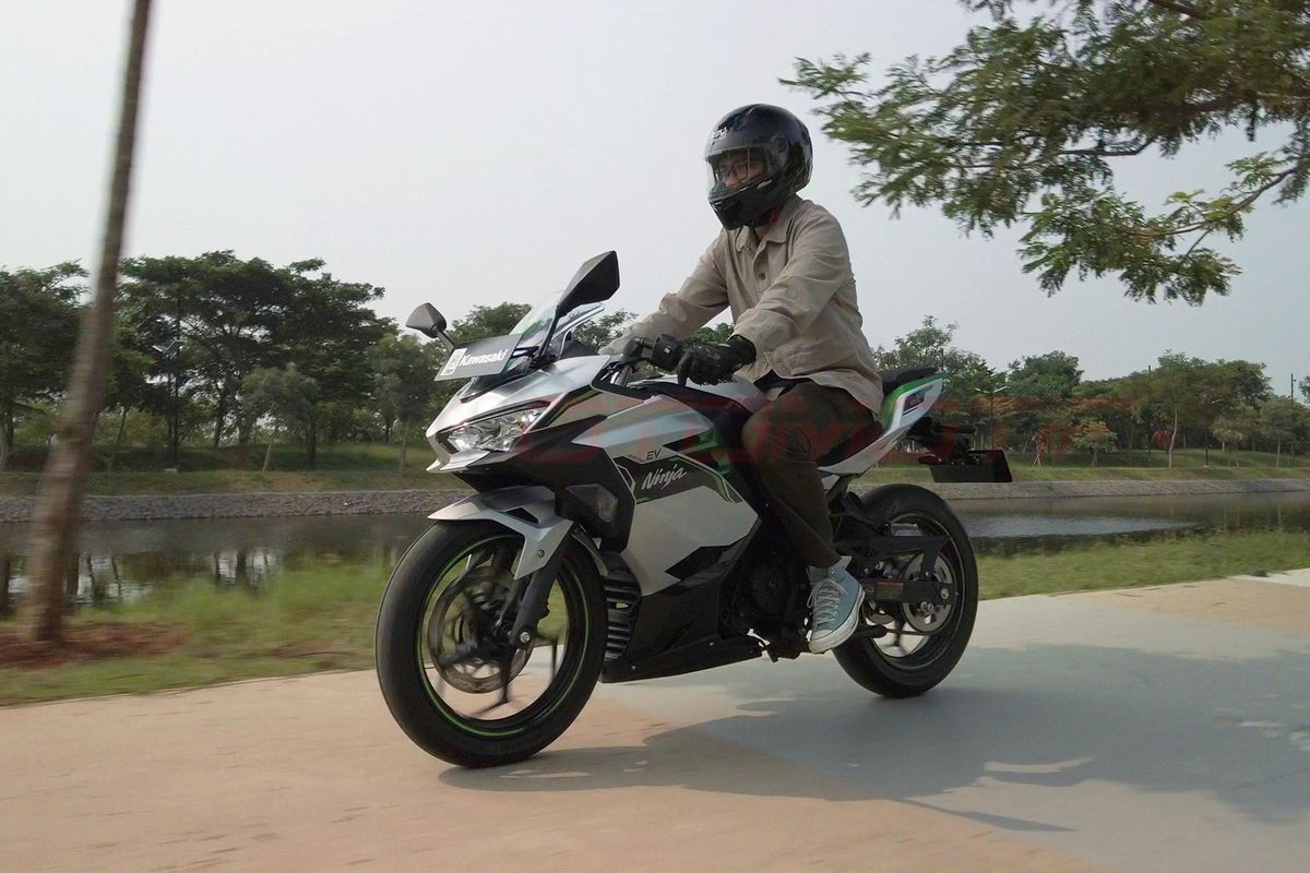 Apa Kabar Motor Listrik Kawasaki Ninja e-1 dan Z e-1 di Indonesia?