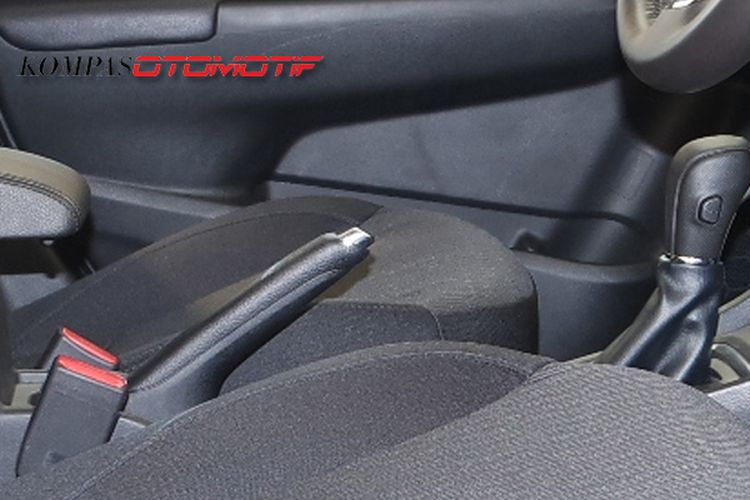 Ini Penyebab dan Solusinya Tuas Rem Tangan Mobil yang Keras