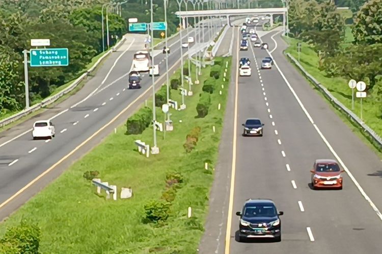 GT Kejapanan Jadi Titik Padat Mudik di Jawa Timur