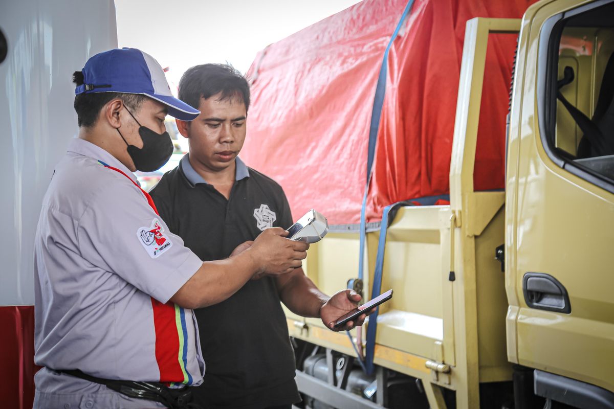 STNK Tak Wajib Beli BBM: Pertamina Klarifikasi &amp; Batalkan Rencana