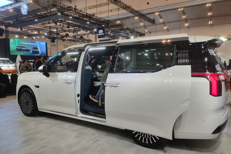 Geely Perkenalkan Zeekr: Bawa 009 dan 7X