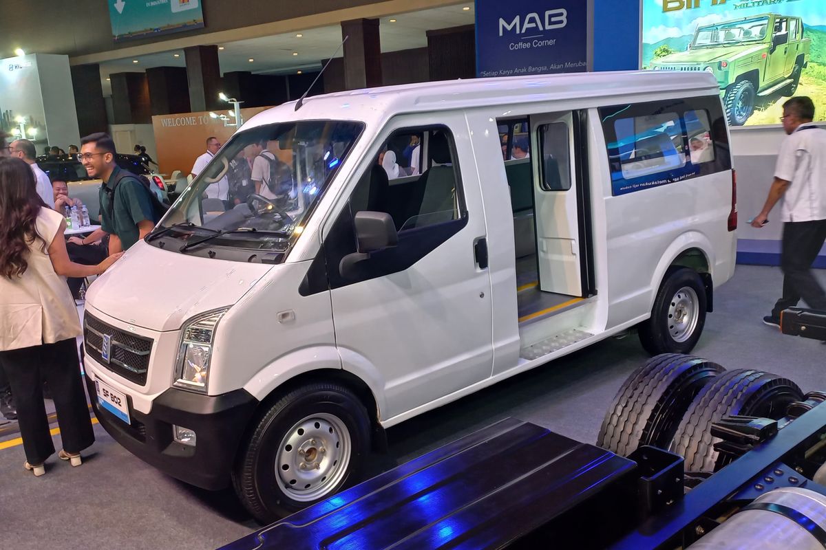 MINI, MAB Jual Ratusan Mini Van Listrik ke Safast di PEVS 2025