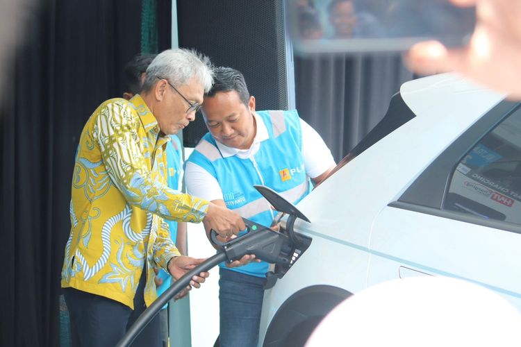 Berapa Lama Usia Pakai Ideal Baterai Mobil Listrik? Ini Fakta dan Hitungannya