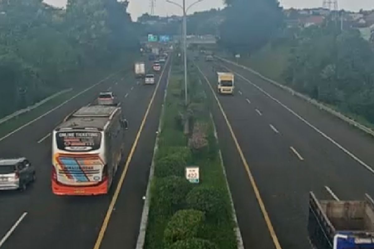 Update Lalu Lintas di Tol Trans Jawa Jelang Malam Pergantian Tahun