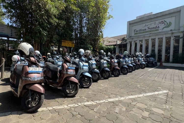 TVS Gelar Riding iQube S Bareng Komunitas Bandung