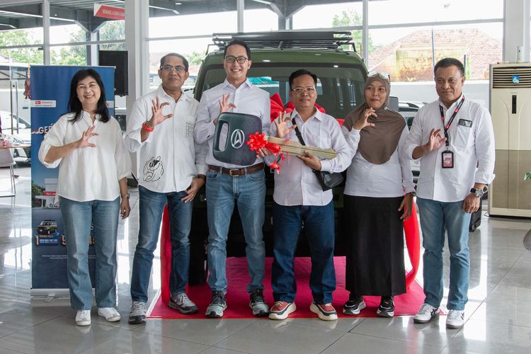 Berawal Beli Ayla, Guru Asal Lombok Timur Dapat Gran Max Modifikasi