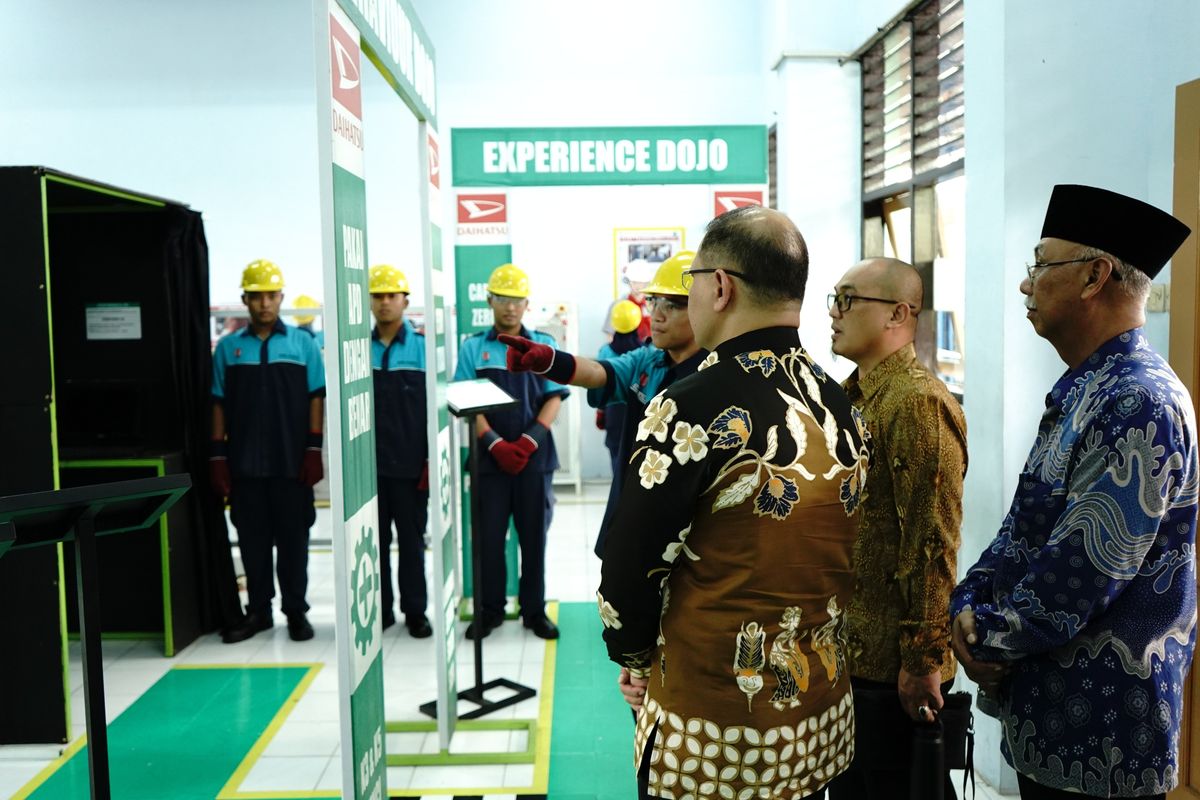 Dukung Pendidikan Vokasi, Daihatsu Raih Penghargaan Pemprov Jatim