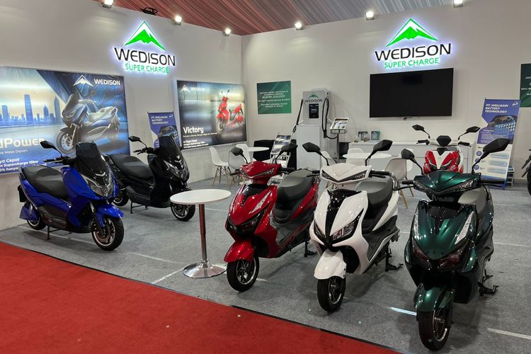 Benarkah Motor Listrik Wedison Meniru Desain Vario dan Aerox?