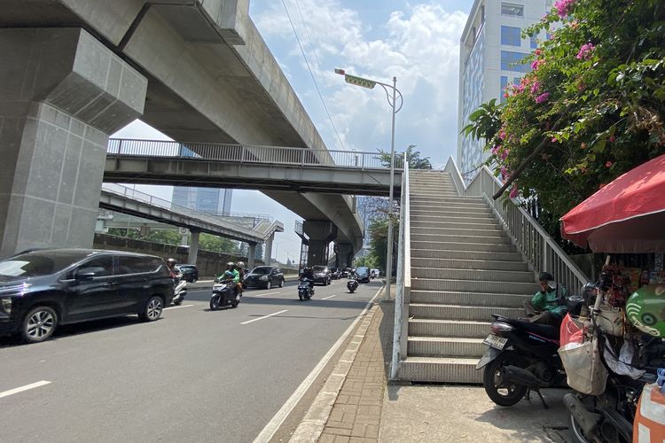 Ada Truk Tersangkut Lagi di JPO, Pentingnya Kesadaran Sopir