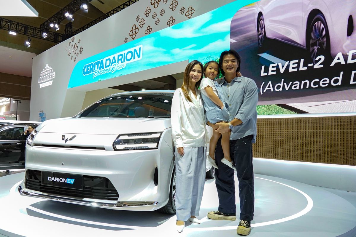 Cerita Dion Wiyoko Meminang Wuling Darion