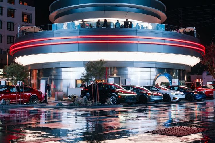 BYD Unggul 400.000 Unit atas Tesla di Pasar Mobil Listrik