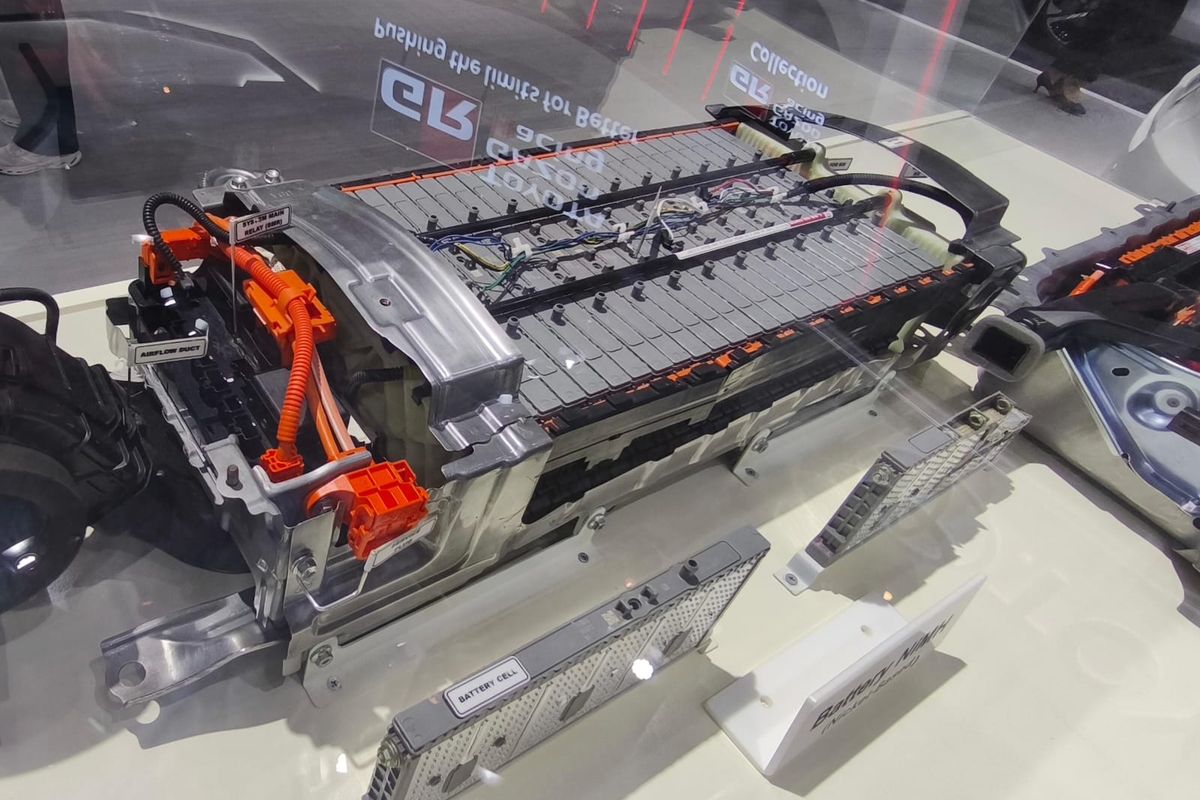 Harga Terbaru Baterai Mobil Hybrid Toyota jika Perlu Diganti