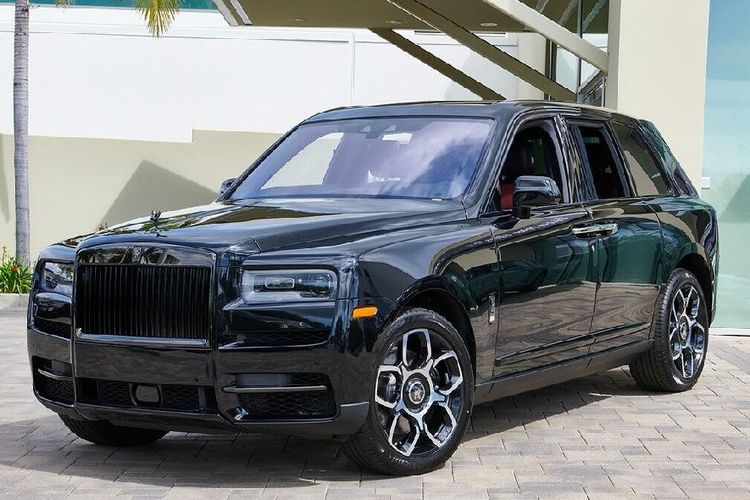 Video Rolls Royce Nabrak Pembatas, Penasaran Biaya Perbaikannya