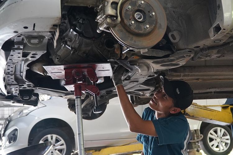 Komparasi Biaya Servis Suzuki Fronx GL dan SGX