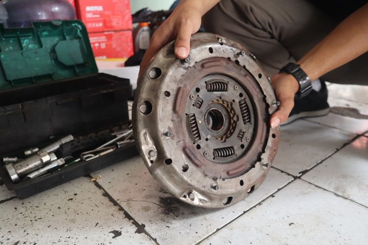 Mobil Pakai Transmisi Dual Clutch, Ini Rahasia Perawatan Biar Sehat