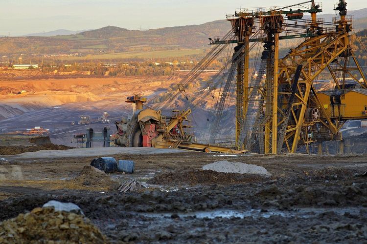 China Perketat Ekspor Rare Earth ke Jepang, Industri Otomotif Terancam