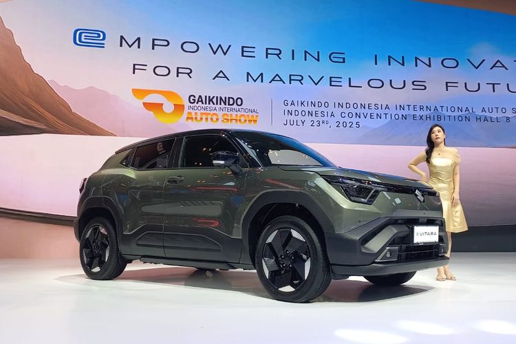 Kunjungi Booth Suzuki, Menperin Pertanyakan Status Produksi eVitara