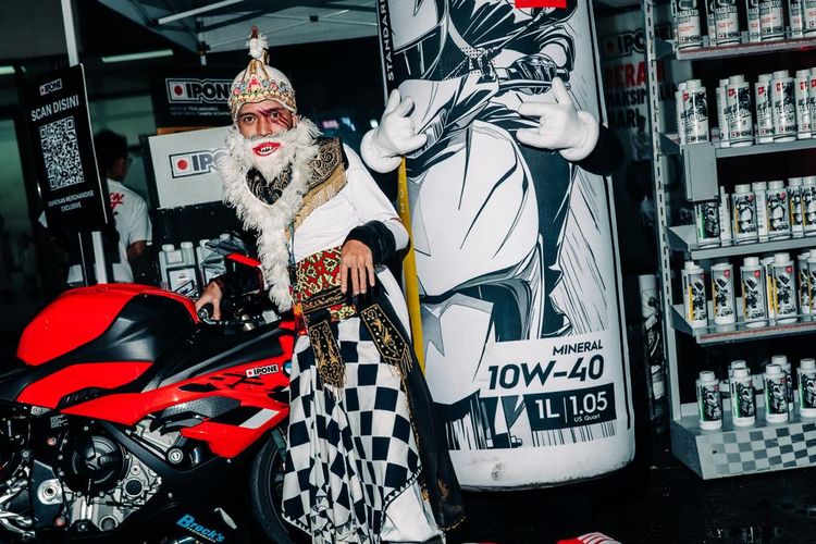 Rayakan Halloween Bareng Komunitas Motor