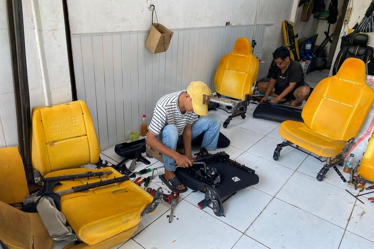 Ganti Jok Mobil, Pilih Bahan Sintetis, Mikrofiber, atau Kulit Asli?