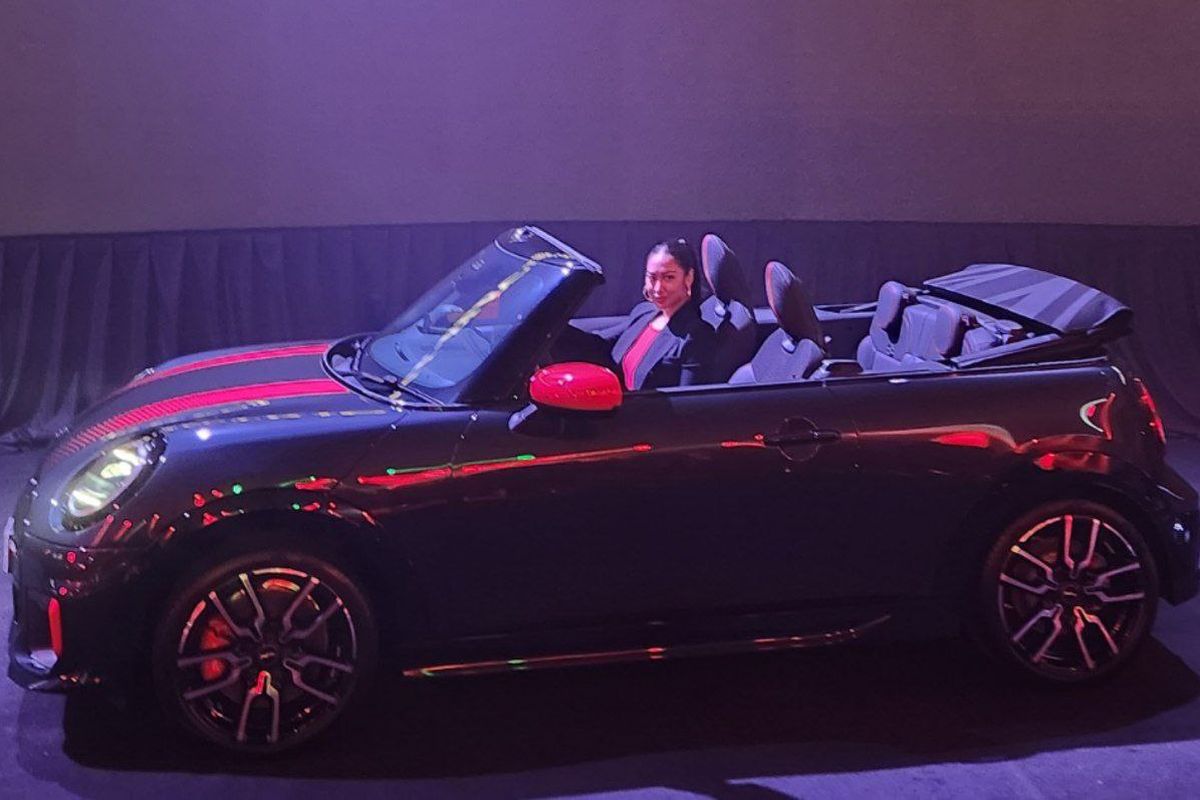 MINI, Harga dan Spesifikasi MINI JCW Cabrio Terbaru di Jakarta