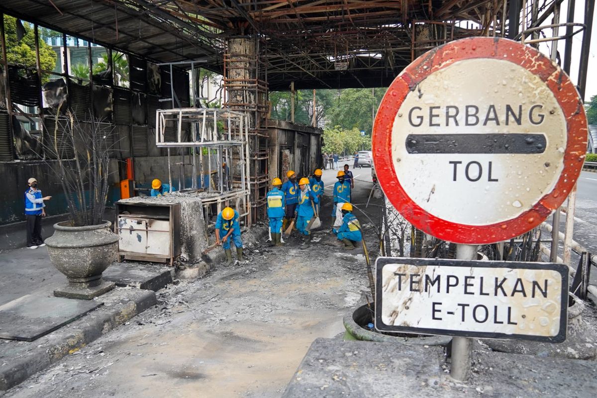 Sejumlah Gerbang Tol Dalam Kota Masih Ditutup Pagi Ini