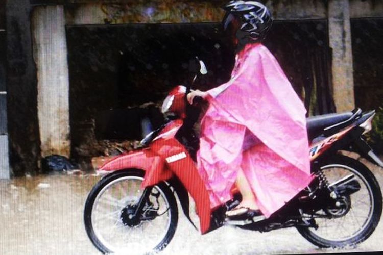 Saat Hujan Terlalu Deras, Jangan Paksakan Motor Jalan Terus