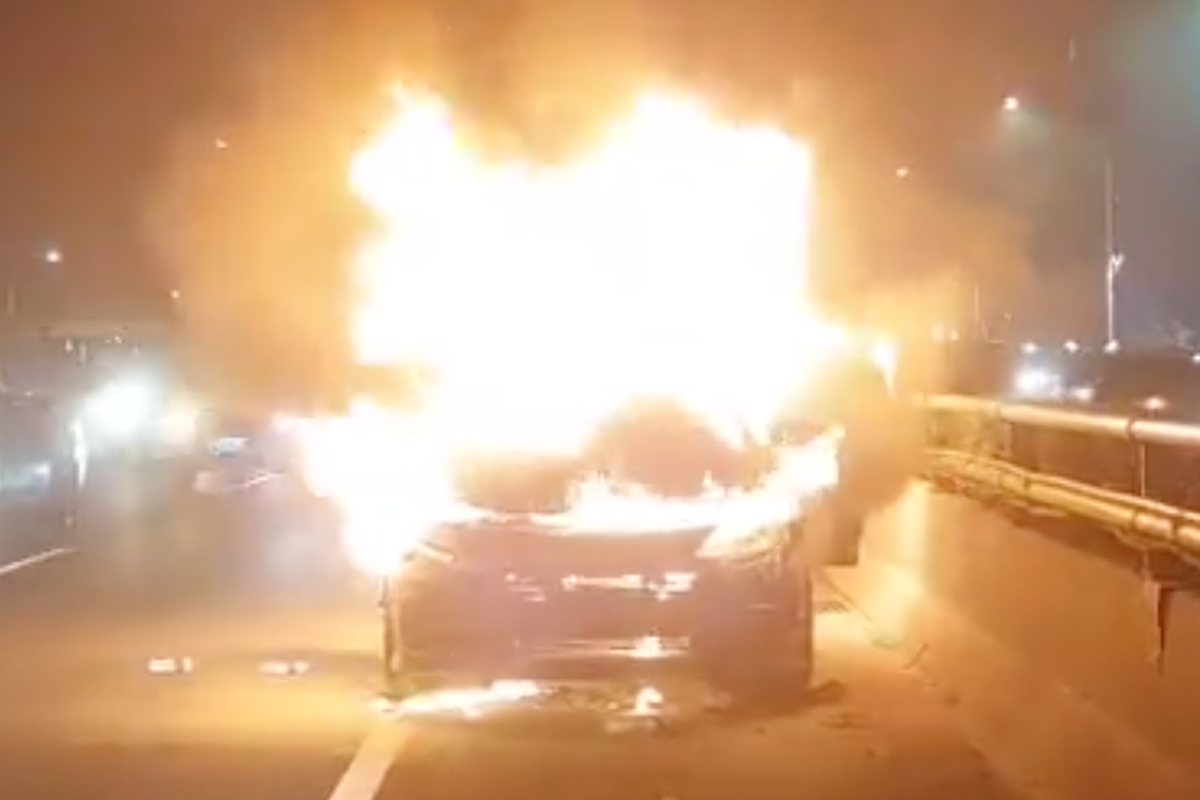 Pentingnya APAR di Mobil: Pelajaran dari Kebakaran HR-V di Tol Dalkot