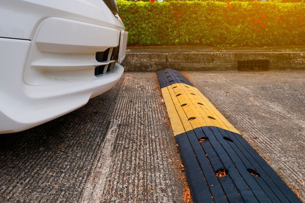 Solusi Bantingan Suspensi Mobil Keras saat Muatan Kosong