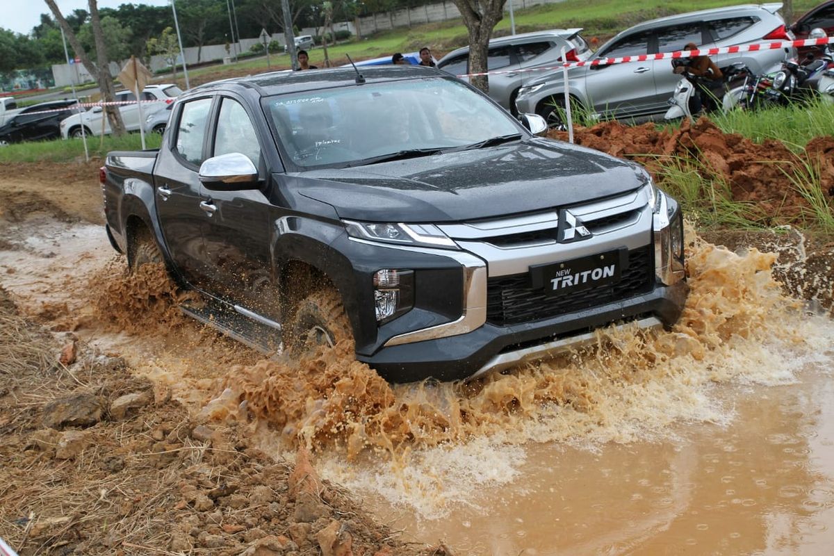 Harga Solar Naik, Permintaan Mobil Diesel di Balai Lelang Menurun