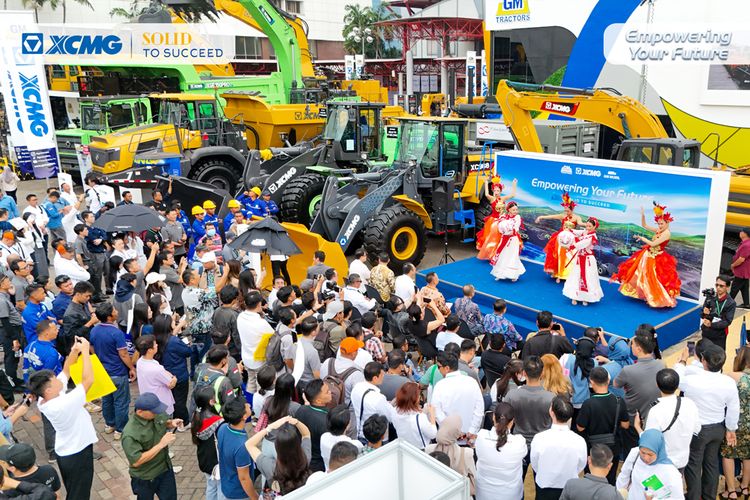 Excavator Hybrid hingga Truk EV XCMG Tampil di Mining Expo 2025