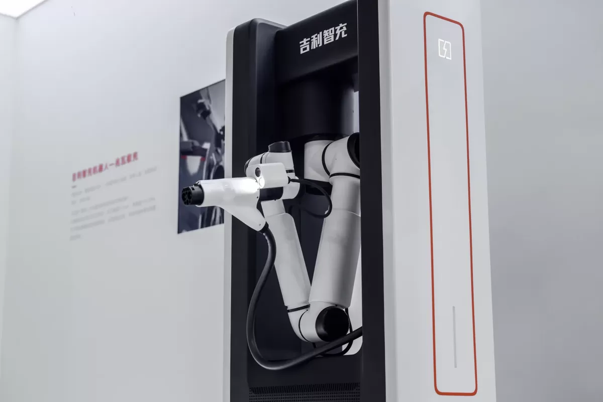 Tantang BYD, Geely Pamer Teknologi Charging, Isi Daya Kurang dari 5 Menit