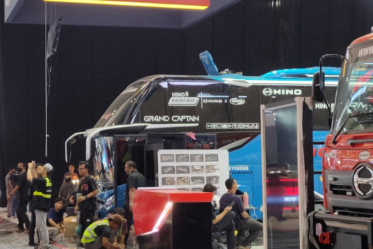 Bocoran Bus Baru Hino di GIIAS 2026, Pintu Samping Tampil Beda