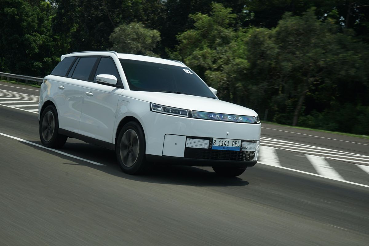 Minim Tombol Fisik, Jaecoo J5 EV Andalkan Head Unit dan Perintah Suara